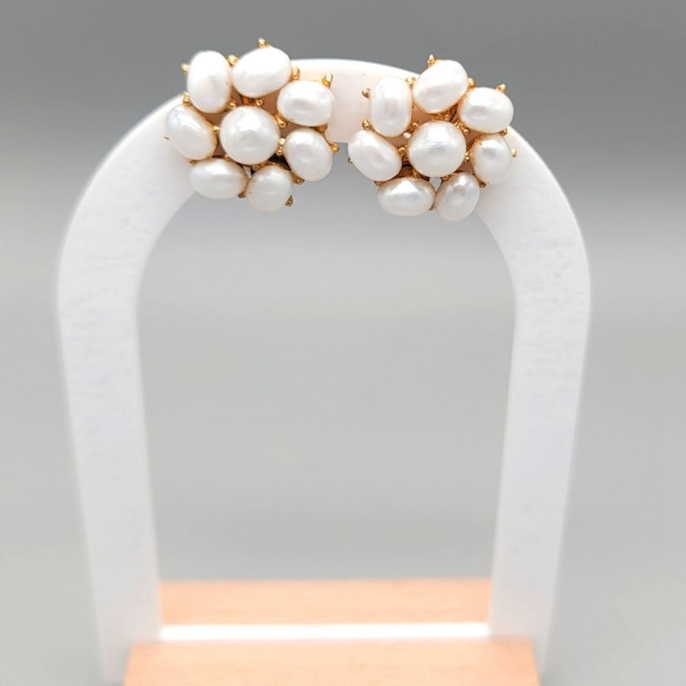 TRIFARI Vintage Clip On Earrings